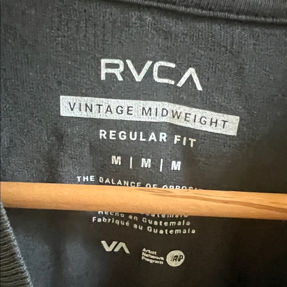 RVCA Charcoal Graphic Tee Size Medium New With Tags - Picture 3 of 6